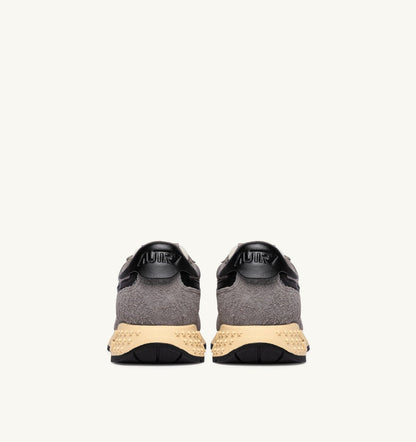 Man REELWIND LOW SNEAKERS IN LEAD AND BLACK NYLON AND SUEDE