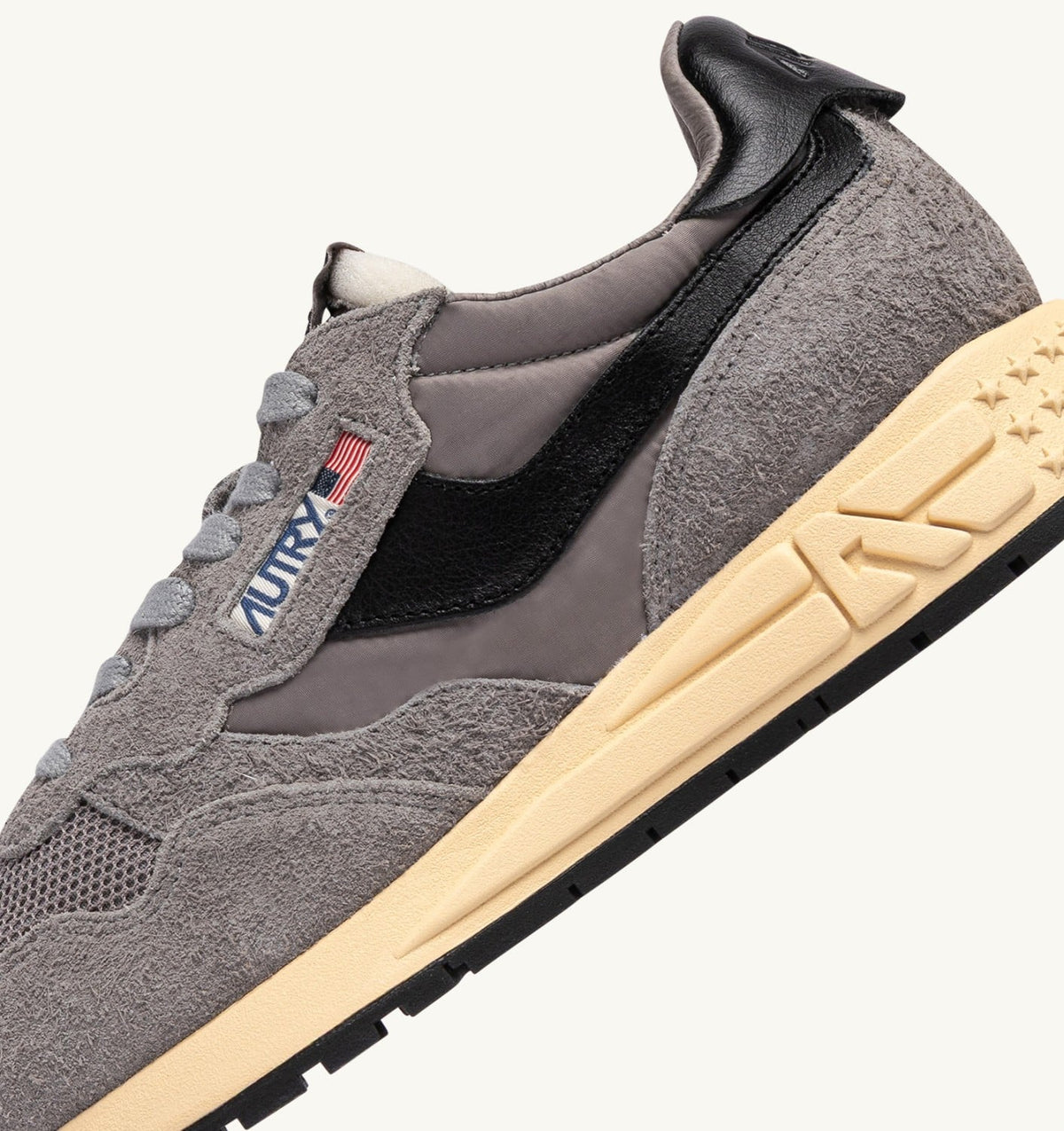 Man REELWIND LOW SNEAKERS IN LEAD AND BLACK NYLON AND SUEDE