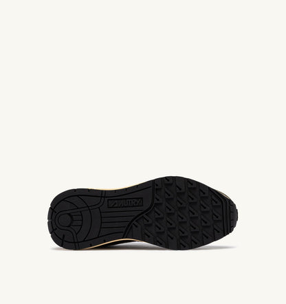 Man REELWIND LOW SNEAKERS IN OLIVE NIGHT AND HARBOR MIST NYLON AND SUEDE