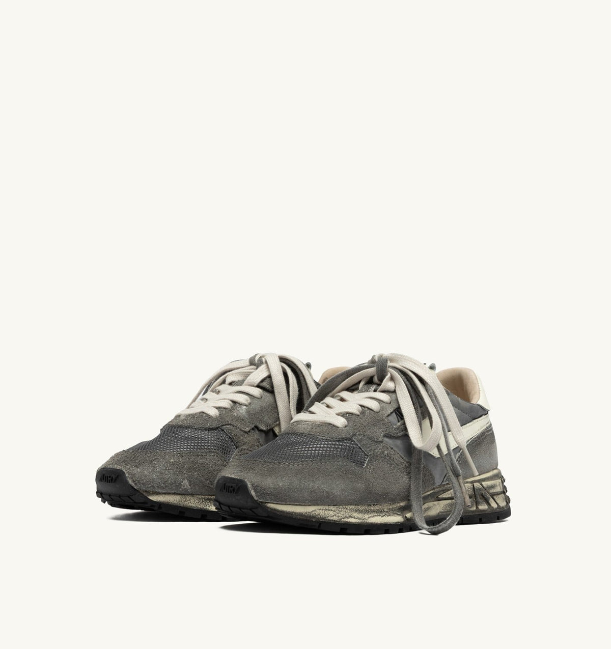 Man REELWIND SUPER VINTAGE SNEAKERS IN WHITE AND BLACK SUEDE AND NYLON