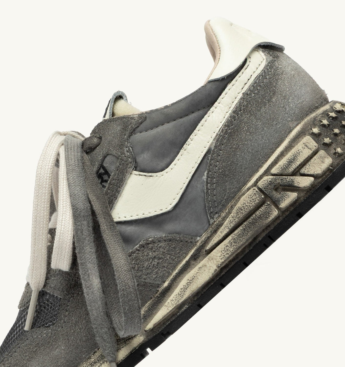 Man REELWIND SUPER VINTAGE SNEAKERS IN WHITE AND BLACK SUEDE AND NYLON