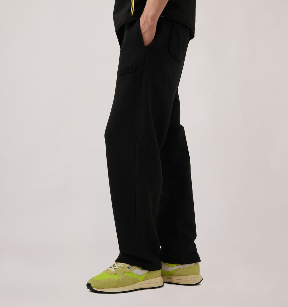 Man REELWIND LOW SNEAKERS IN WHITE AND EVENING PRIMROSE NYLON AND SUEDE
