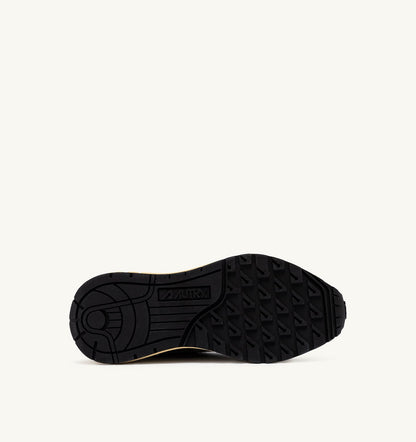 Man REELWIND LOW SNEAKERS IN SAND SUEDE AND REFLECTIVE NYLON