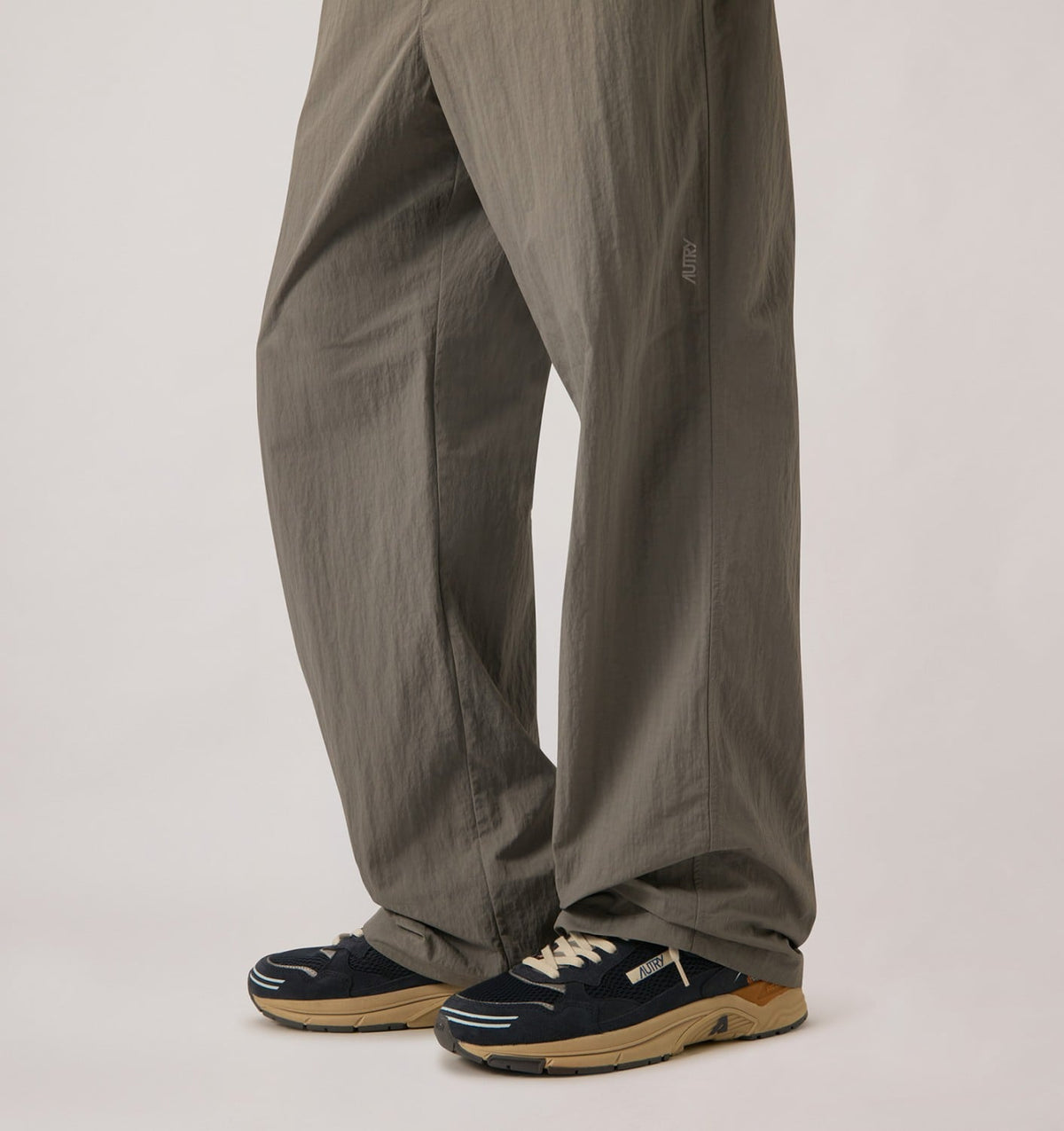 Man HYPERWAY SNEAKERS IN MIDNIGHT AND TOMATO CREAM SUEDE AND MESH