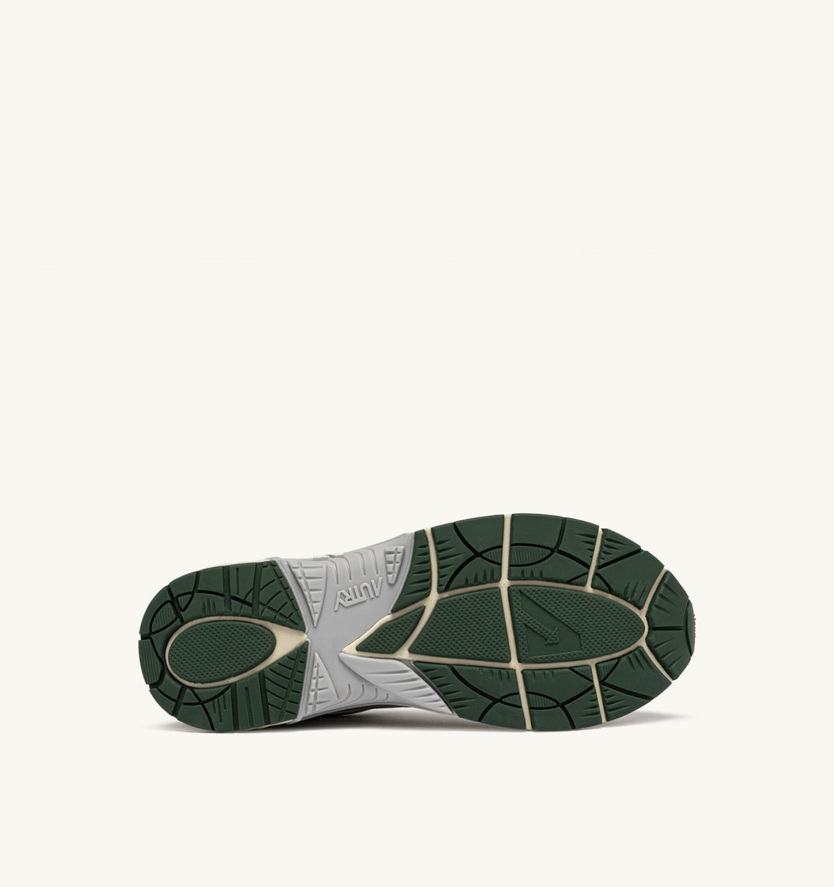 Man HYPERWAY SNEAKERS IN SILVER, WHISPER WHITE AND MOUNTAIN SYNTHETIC LEATHER AND MESH