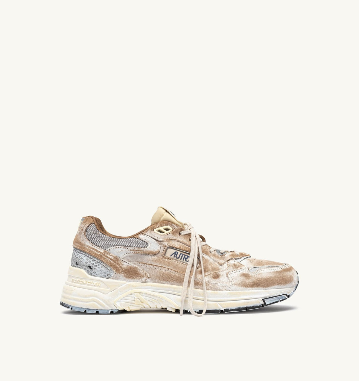 Man HYPERWAY SUPER VINTAGE SNEAKERS IN MILKSHAKE AND SILVER SUEDE