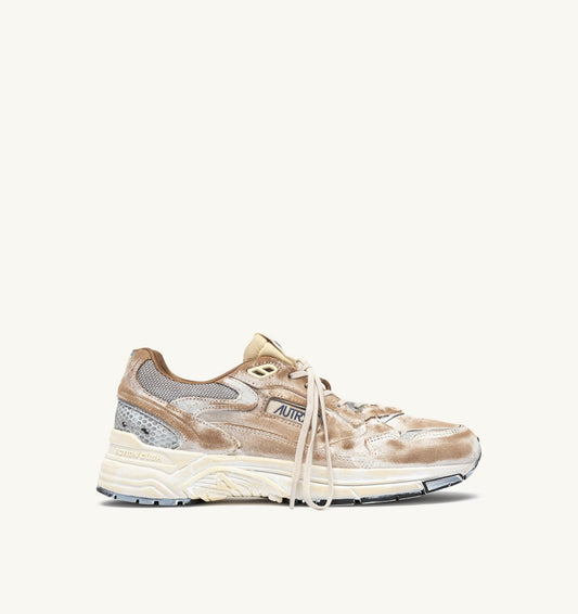 Man HYPERWAY SUPER VINTAGE SNEAKERS IN MILKSHAKE AND SILVER SUEDE