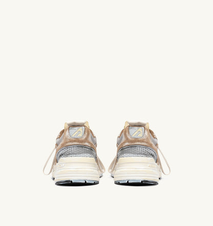 Man HYPERWAY SUPER VINTAGE SNEAKERS IN MILKSHAKE AND SILVER SUEDE