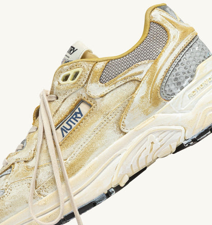 Man HYPERWAY SUPER VINTAGE SNEAKERS IN YELLOW AND SILVER SUEDE