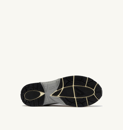 Man HYPERWAY SNEAKERS IN WHITE AND LEAD GRAY MESH AND SUEDE