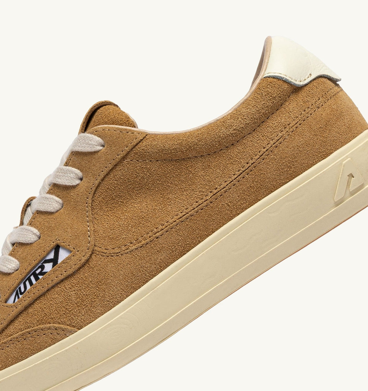 Man WINDSCAPE LOW SNEAKERS IN COPPER BROWN AND MARSHMALLOW SUEDE