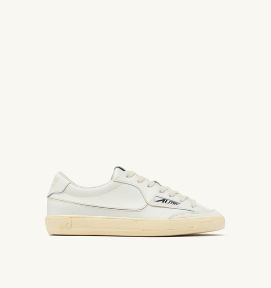 Man WINDSCAPE LOW SUPER VINTAGE SNEAKERS IN WHITE LEATHER