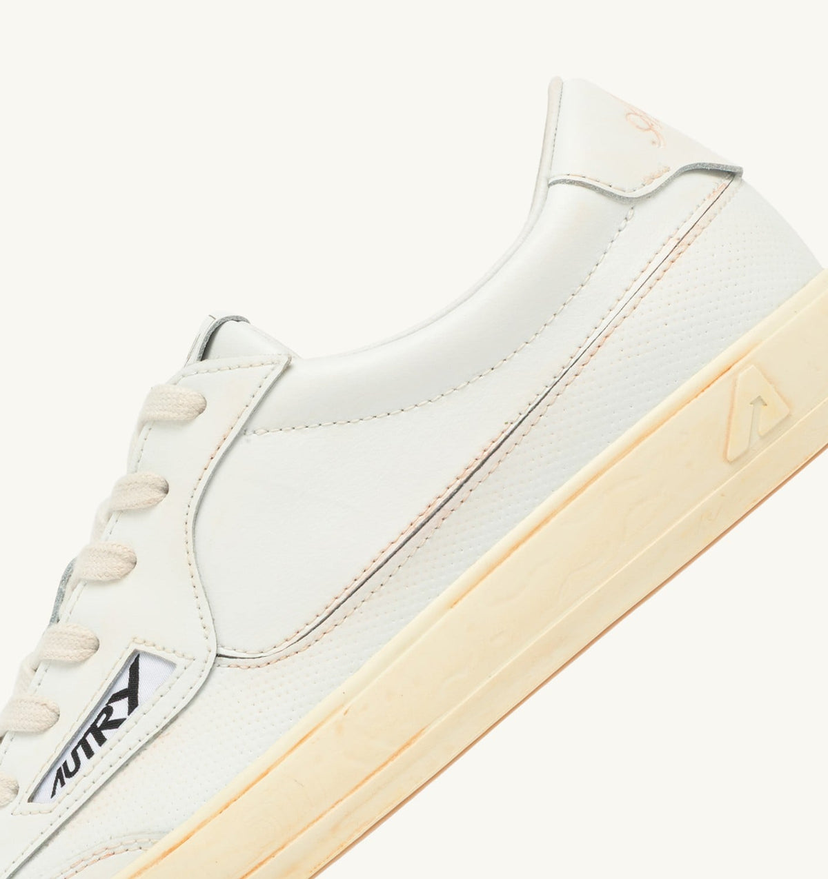 Man WINDSCAPE LOW SUPER VINTAGE SNEAKERS IN WHITE LEATHER