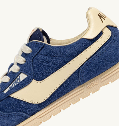 Man SNEAKERS WINDSPIN IN SUEDE AND LEATHER COLOR INFINITO AND RUTABAGA