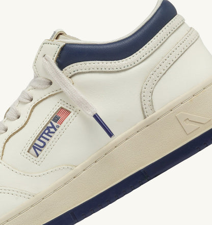 Man MED-WAY SNEAKERS IN LEATHER COLOR MARSHMALLOW AND ENSIGN BLUE