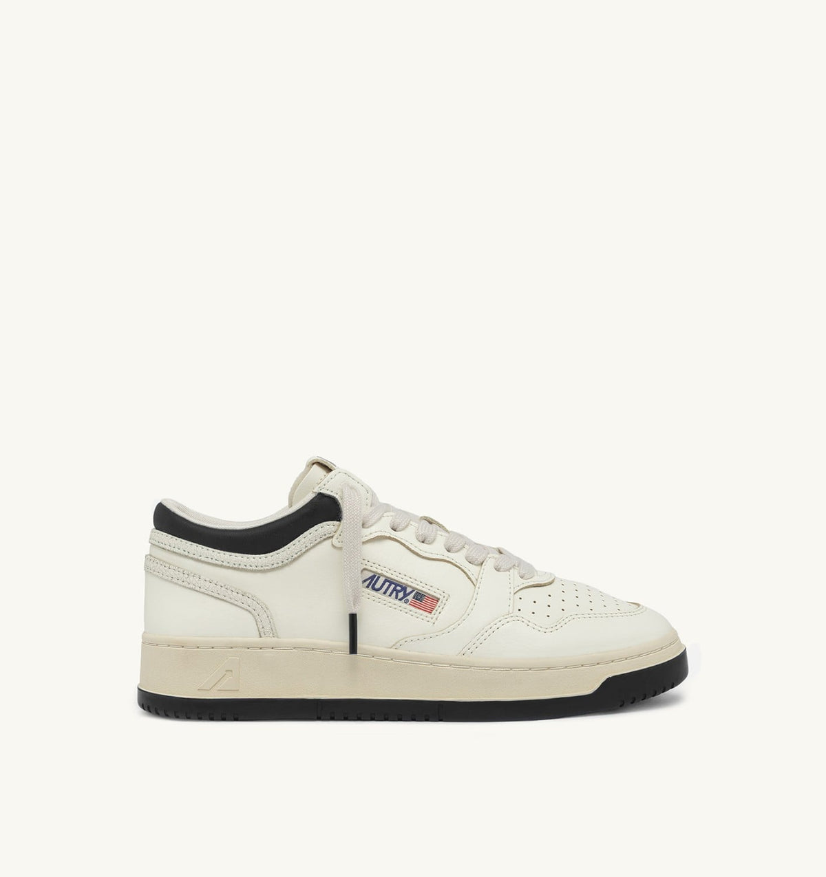 Man MED-WAY SNEAKERS IN LEATHER COLOR MARSHMALLOW AND BLACK