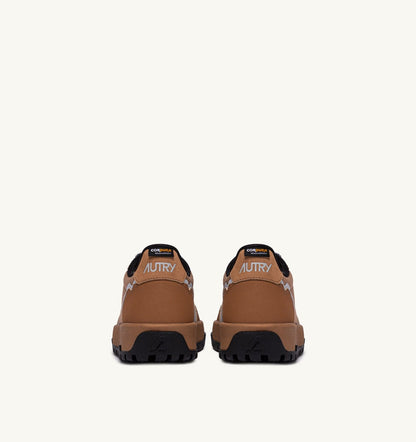 Man WILDPACE LOW SNEAKERS IN RIPSTOP NYLON AND LEATHER COLOR BROWN SUGAR AND REFLEX