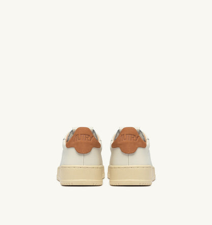 Man DALLAS LOW SNEAKERS IN MARSHMALLOW AND BROWN SUGAR LEATHER