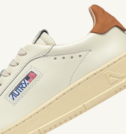 Man DALLAS LOW SNEAKERS IN MARSHMALLOW AND BROWN SUGAR LEATHER