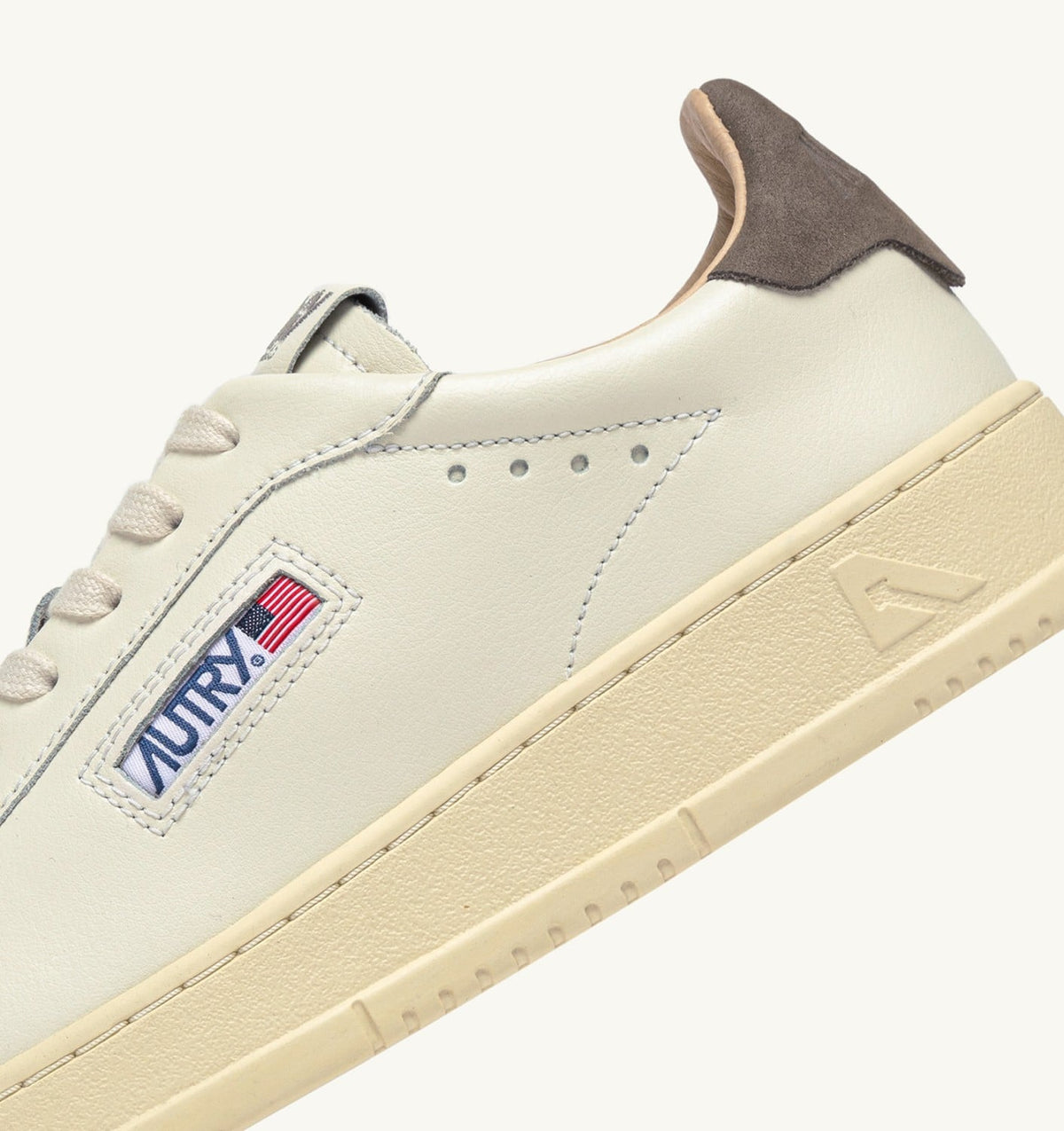 Man DALLAS LOW SNEAKERS IN MARSHMALLOW AND MOREL LEATHER