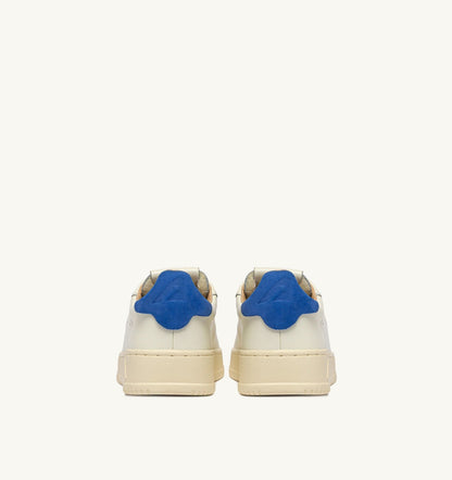Man DALLAS LOW SNEAKERS IN MARSHMALLOW AND LAPIS BLUE LEATHER