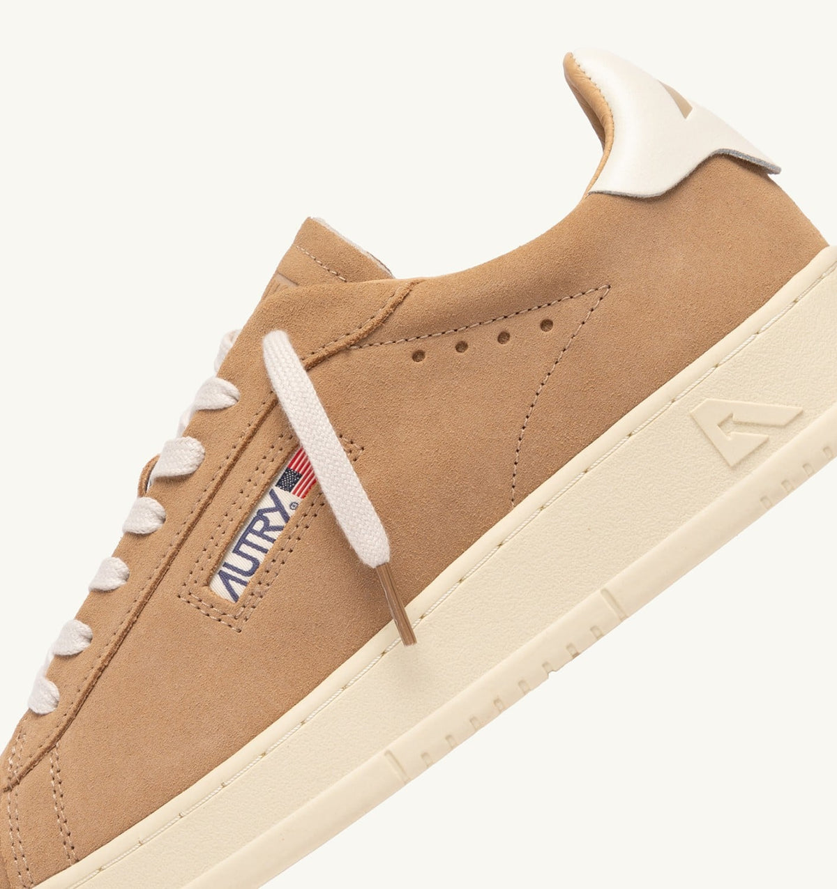 Man DALLAS LOW SNEAKERS IN PEANUT SUEDE