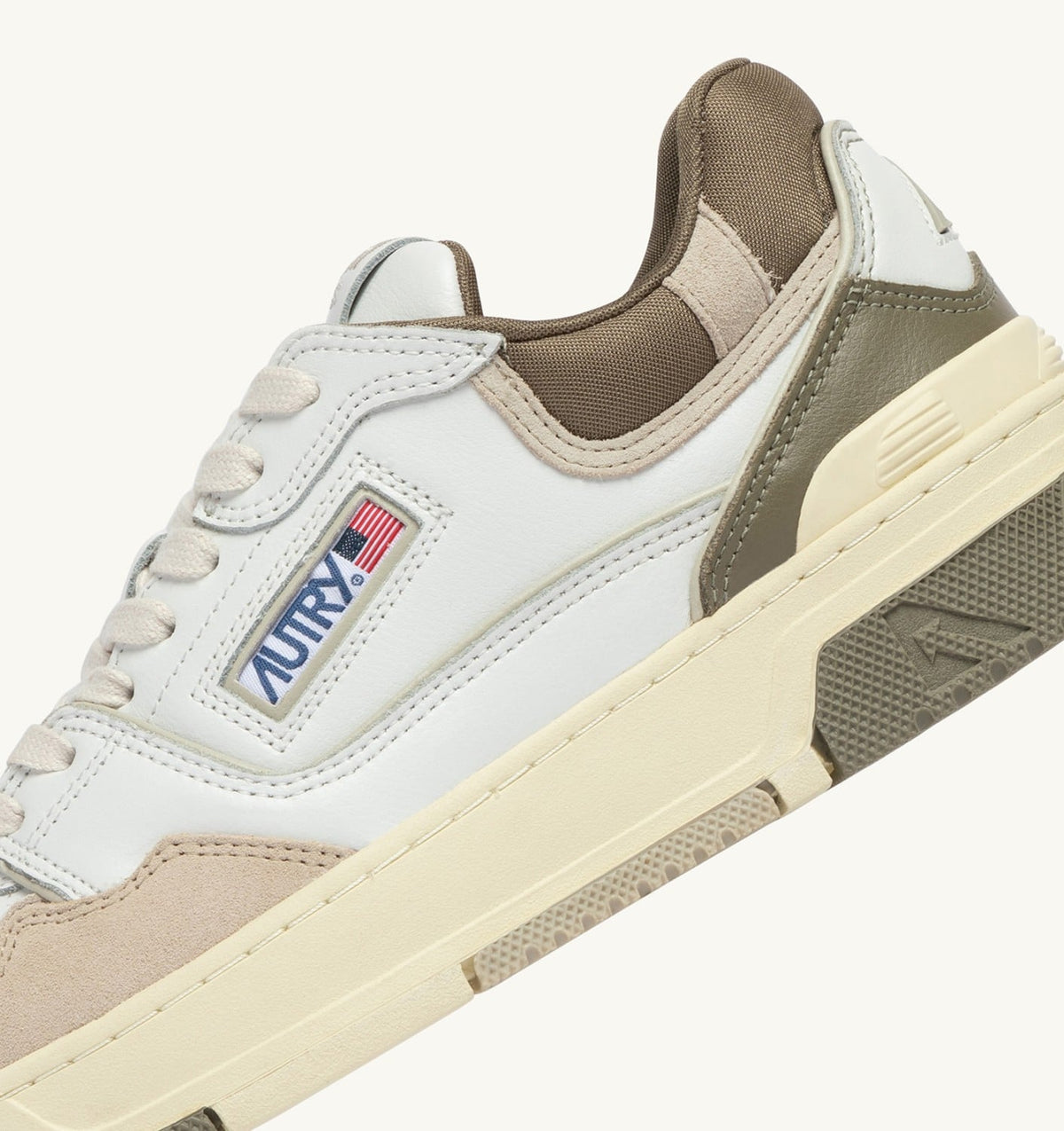 Man SNEAKERS CLC LOW IN WHITE PELICAN AND COVERT GREEN LEATHER AND SUEDE