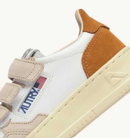 Kid MEDALIST KIDSTRIPES SNEAKERS IN WHITE LEATHER AND BROWN MUSCAT AND SAND SUEDE