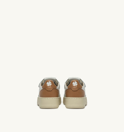 Kid MEDALIST LOW KIDSTRIPES SNEAKERS IN LEATHER COLOR WHISPER WHITE IVORY WHITE AND BROWN SUGAR