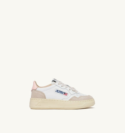 Kid MEDALIST KIDS LOW SNEAKERS IN WHITE AND CREOLE PINK SUEDE