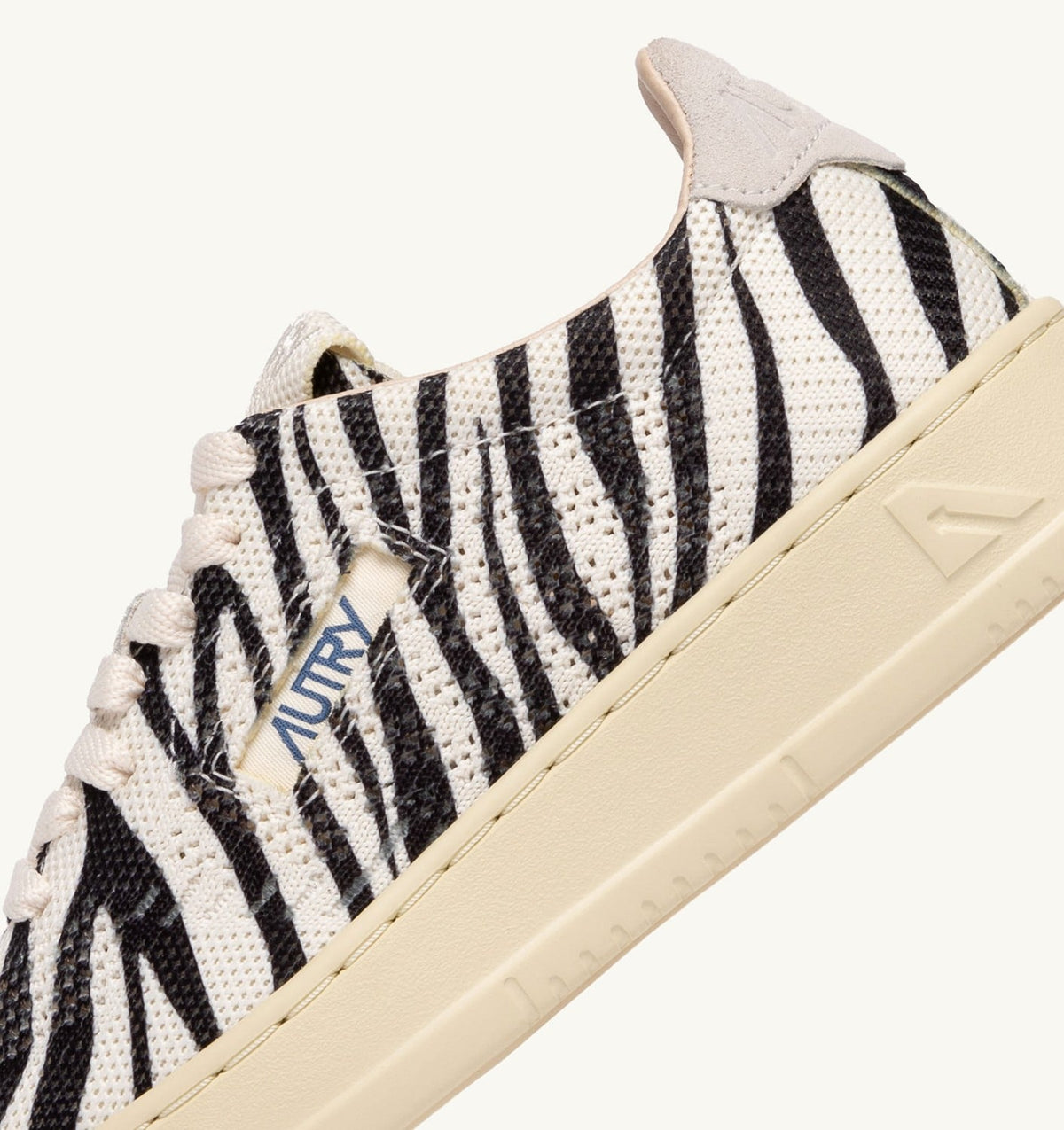 Woman MEDALIST EASEKNIT LOW SNEAKERS IN 'ZEBRA PRINT' IVORY WHITE AND BLACK KNIT