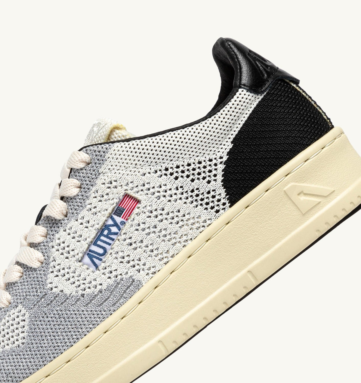 Woman MEDALIST EASEKNIT LOW SNEAKERS IN IVORY WHITE BLACK AND SILVER KNIT