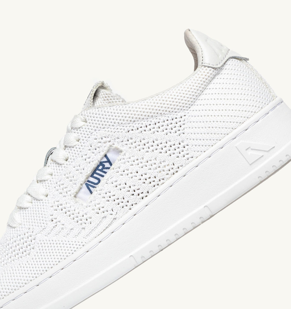 Woman MEDALIST EASEKNIT LOW SNEAKERS IN WHITE KNIT
