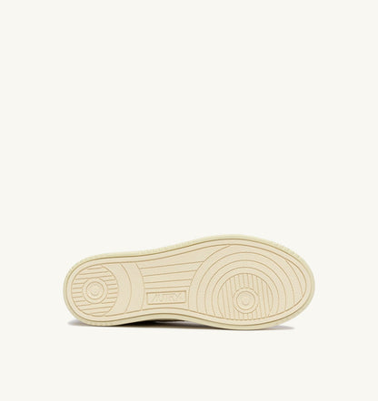 Woman MEDALIST EASEKNIT LOW SNEAKERS IN PLATINUM KNIT