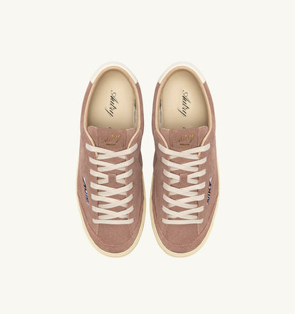 Woman WINDSCAPE LOW SNEAKERS IN PIGEON AND MARSHMALLOW SUEDE