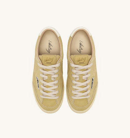 Woman WINDSCAPE LOW SNEAKERS IN STRAW AND MARSHMALLOW SUEDE