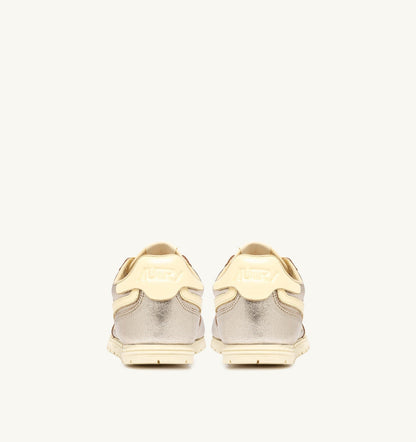Woman WINDSPIN SNEAKERS IN PLATINUM AND RUTABAGA SUEDE AND LEATHER