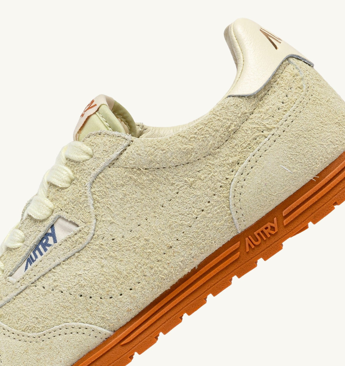 Woman SNEAKERS WINDSPIN IN BUTTER WHITE SUEDE