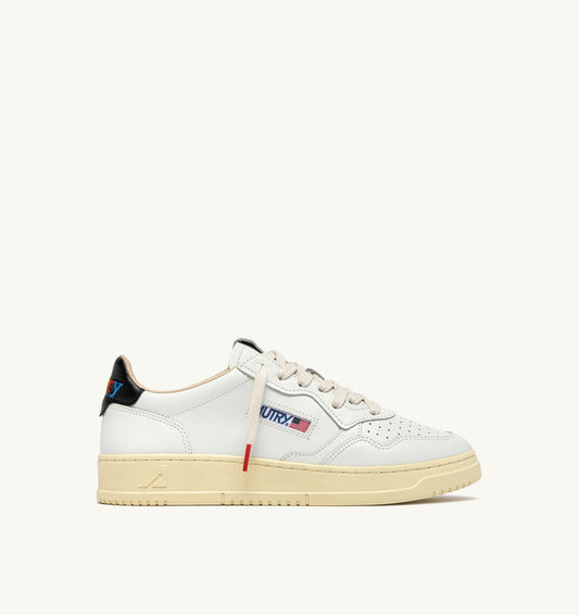Man MEDALIST LOW SNEAKERS IN WHITE AND BLACK LEATHER