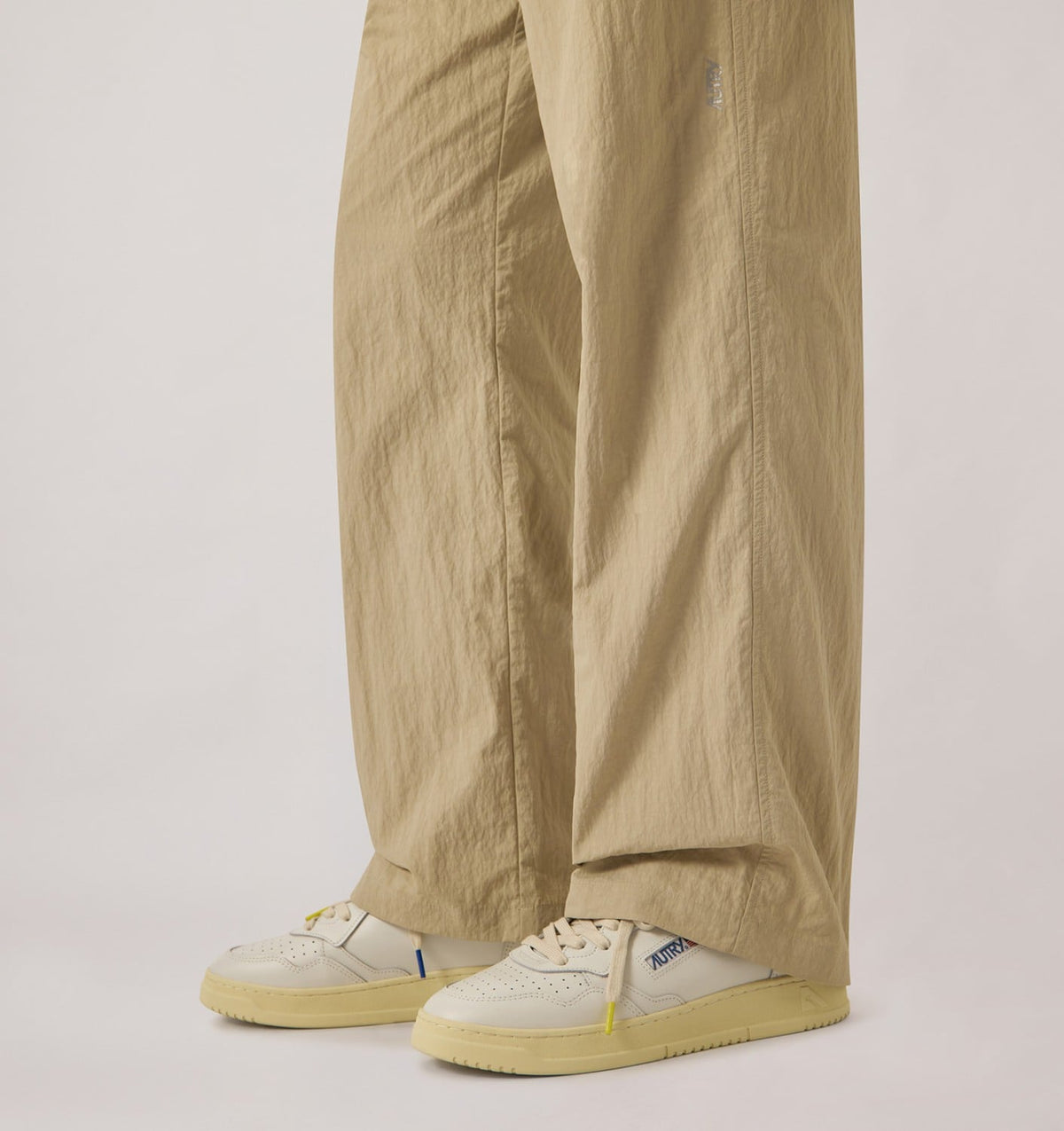 Man MEDALIST LOW SNEAKERS IN WHITE AND BLACK LEATHER