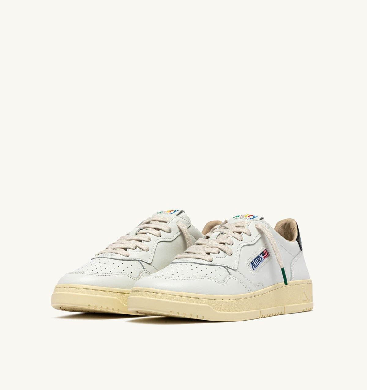 Man MEDALIST LOW SNEAKERS IN WHITE AND BLACK LEATHER