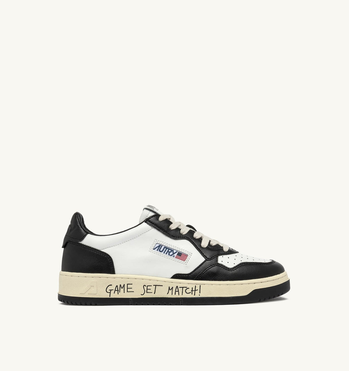 Man MEDALIST LOW SNEAKERS IN WHITE AND BLACK LEATHER WITH LETTERING