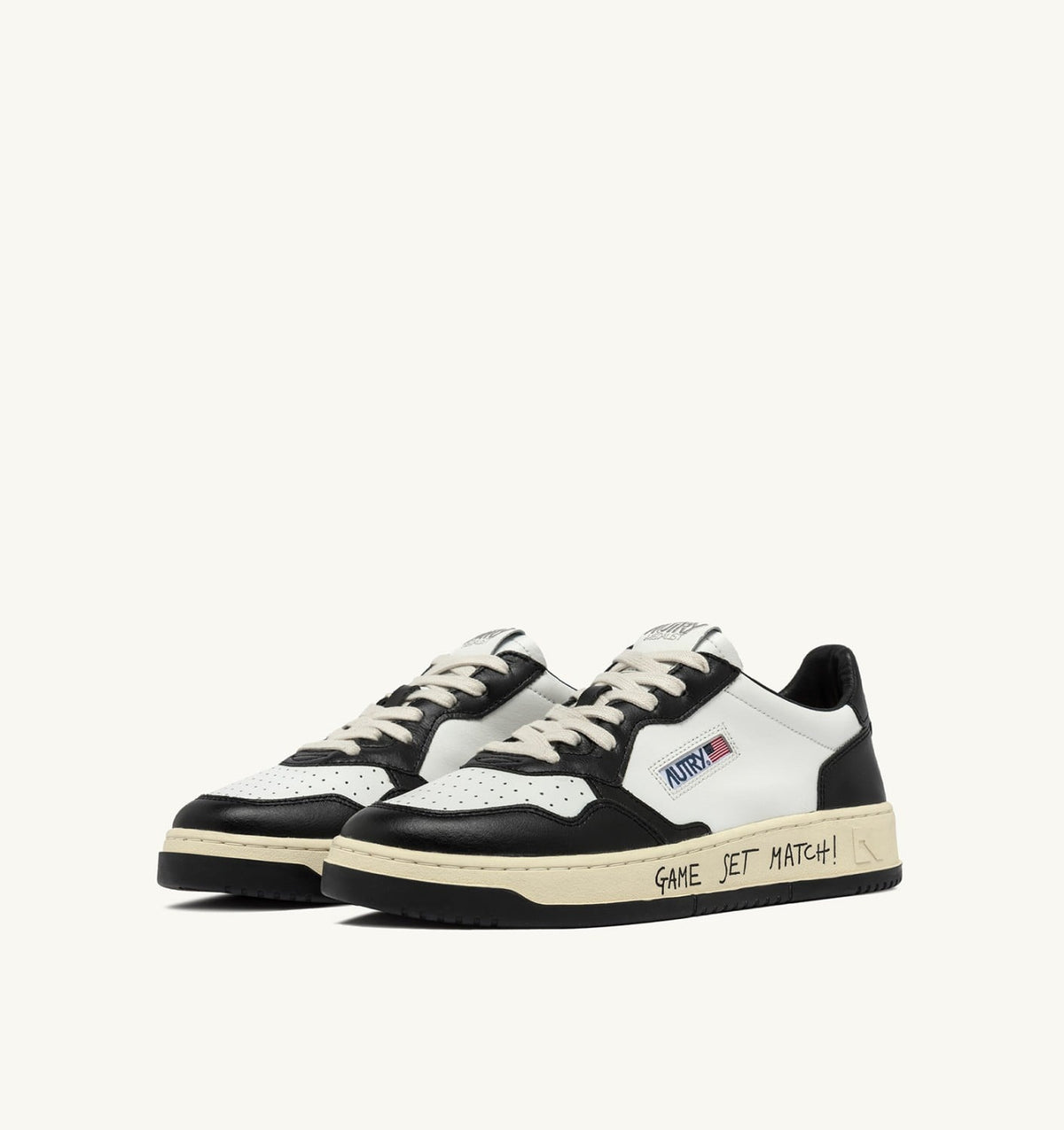 Man MEDALIST LOW SNEAKERS IN WHITE AND BLACK LEATHER WITH LETTERING