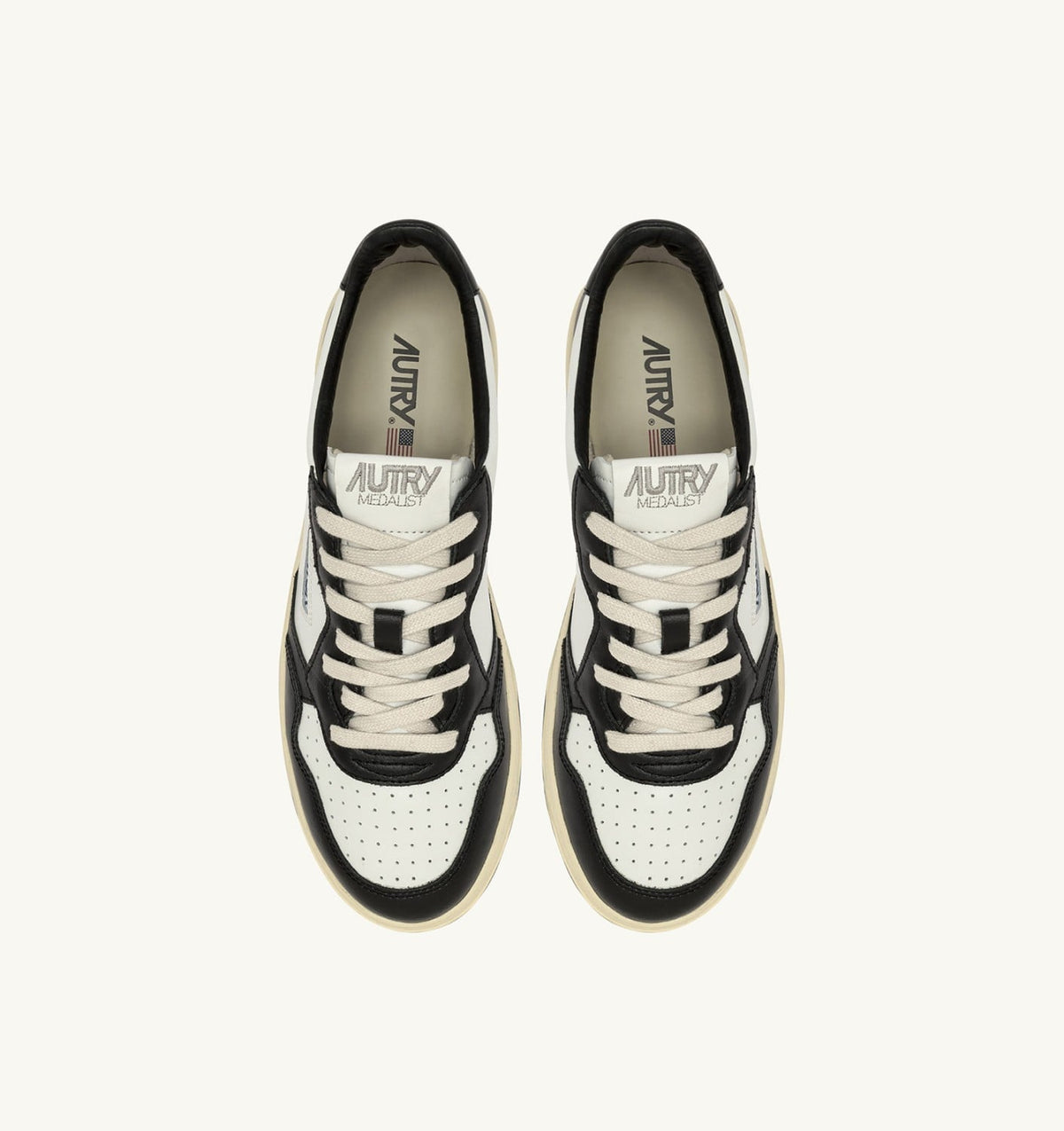 Man MEDALIST LOW SNEAKERS IN WHITE AND BLACK LEATHER WITH LETTERING