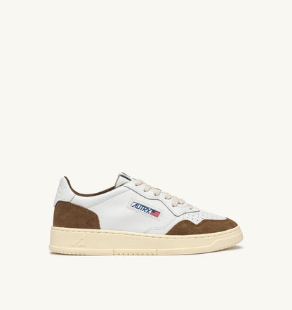 Man MEDALIST LOW SNEAKERS IN WHITE LEATHER AND TOBACCO SUEDE