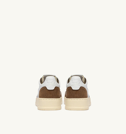 Man MEDALIST LOW SNEAKERS IN WHITE LEATHER AND TOBACCO SUEDE