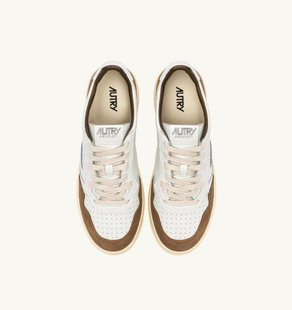 Man MEDALIST LOW SNEAKERS IN WHITE LEATHER AND TOBACCO SUEDE