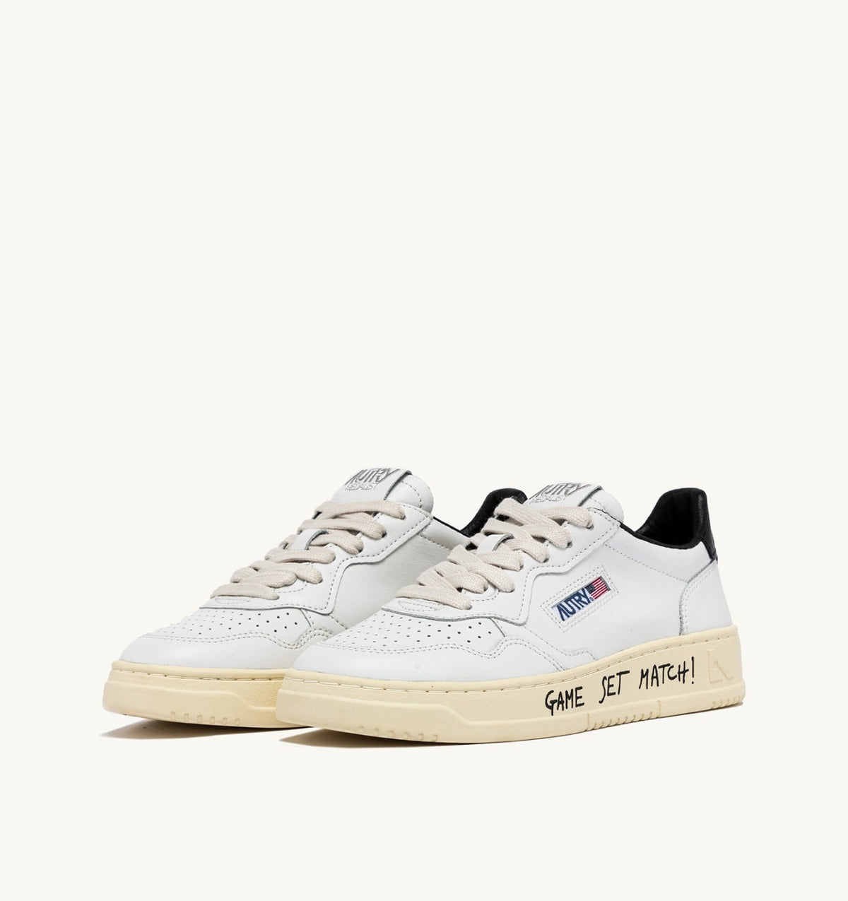 Man MEDALIST LOW SNEAKERS IN WHITE AND BLACK LEATHER WITH LETTERING