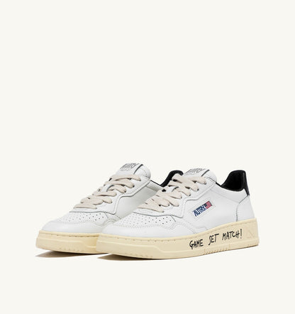 Man MEDALIST LOW SNEAKERS IN WHITE AND BLACK LEATHER WITH LETTERING