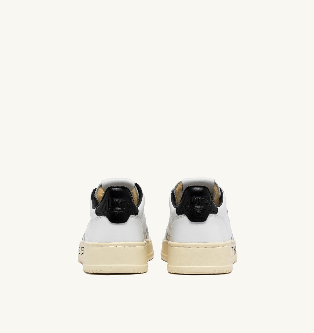 Man MEDALIST LOW SNEAKERS IN WHITE AND BLACK LEATHER WITH LETTERING